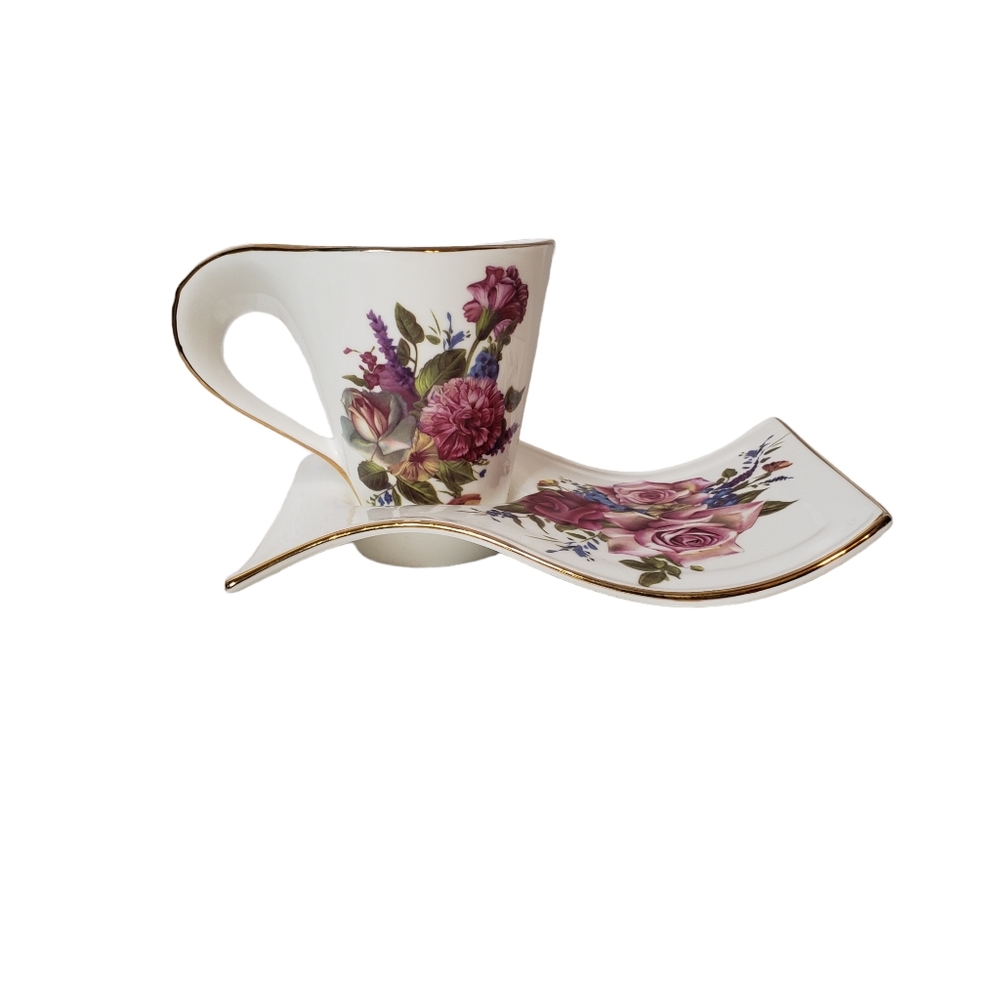 Teaopia Cup and Snack Plate with Roses - Picture 5 of 5